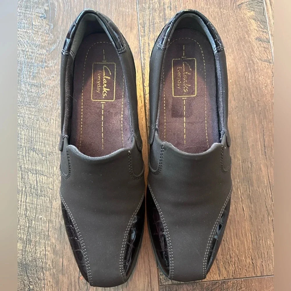 Clarks Artisan Women Brown Leather & Suede Med Heel ‎ Slip On Loafer size 7